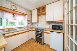 kitchen- click for photo gallery